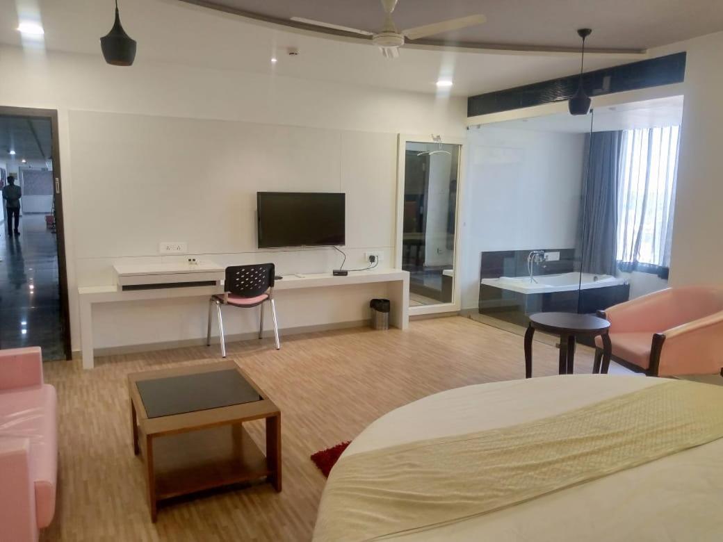 Mahesana Hotel Shivalik - Mehsana מראה חיצוני תמונה