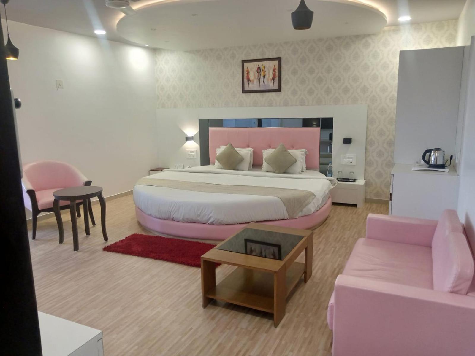 Mahesana Hotel Shivalik - Mehsana מראה חיצוני תמונה