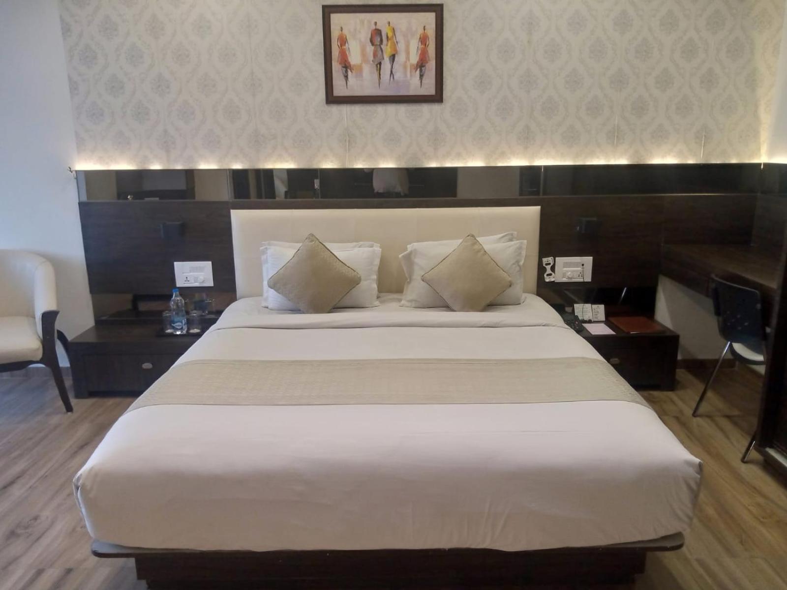 Mahesana Hotel Shivalik - Mehsana מראה חיצוני תמונה