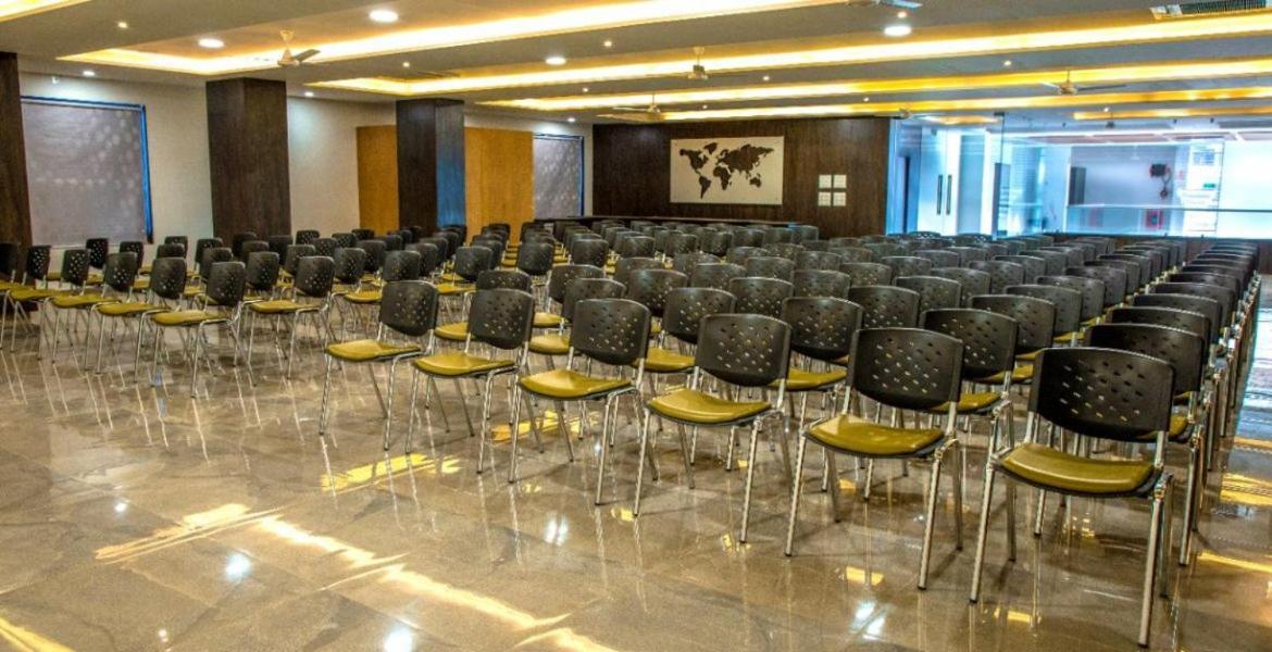 Mahesana Hotel Shivalik - Mehsana מראה חיצוני תמונה