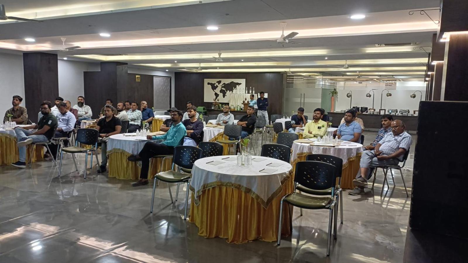 Mahesana Hotel Shivalik - Mehsana מראה חיצוני תמונה