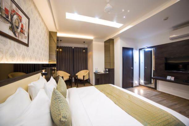 Mahesana Hotel Shivalik - Mehsana מראה חיצוני תמונה