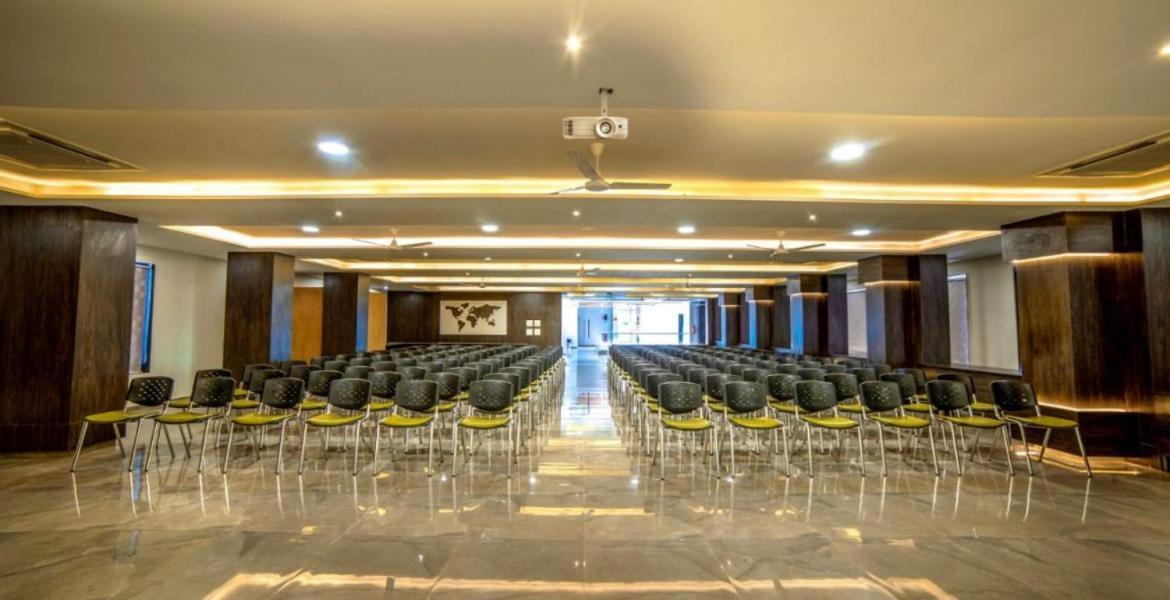 Mahesana Hotel Shivalik - Mehsana מראה חיצוני תמונה
