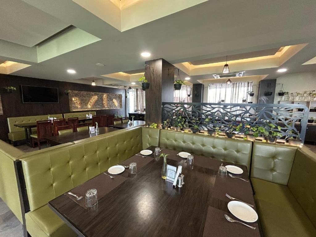 Mahesana Hotel Shivalik - Mehsana מראה חיצוני תמונה