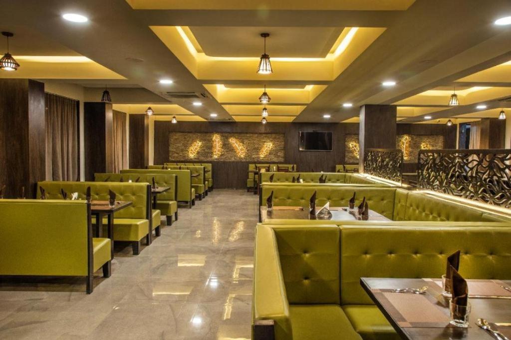 Mahesana Hotel Shivalik - Mehsana מראה חיצוני תמונה