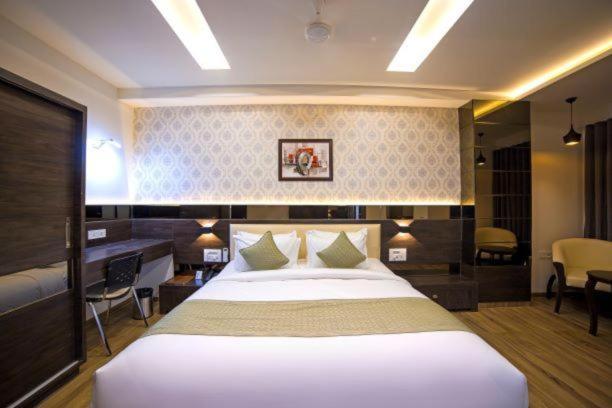Mahesana Hotel Shivalik - Mehsana מראה חיצוני תמונה