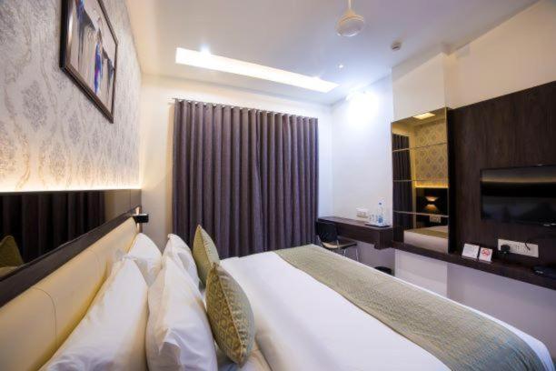 Mahesana Hotel Shivalik - Mehsana מראה חיצוני תמונה