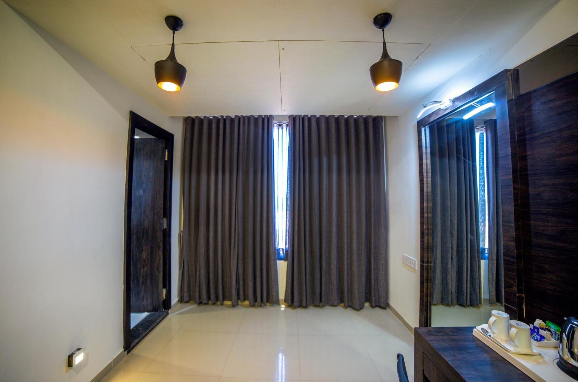 Mahesana Hotel Shivalik - Mehsana מראה חיצוני תמונה